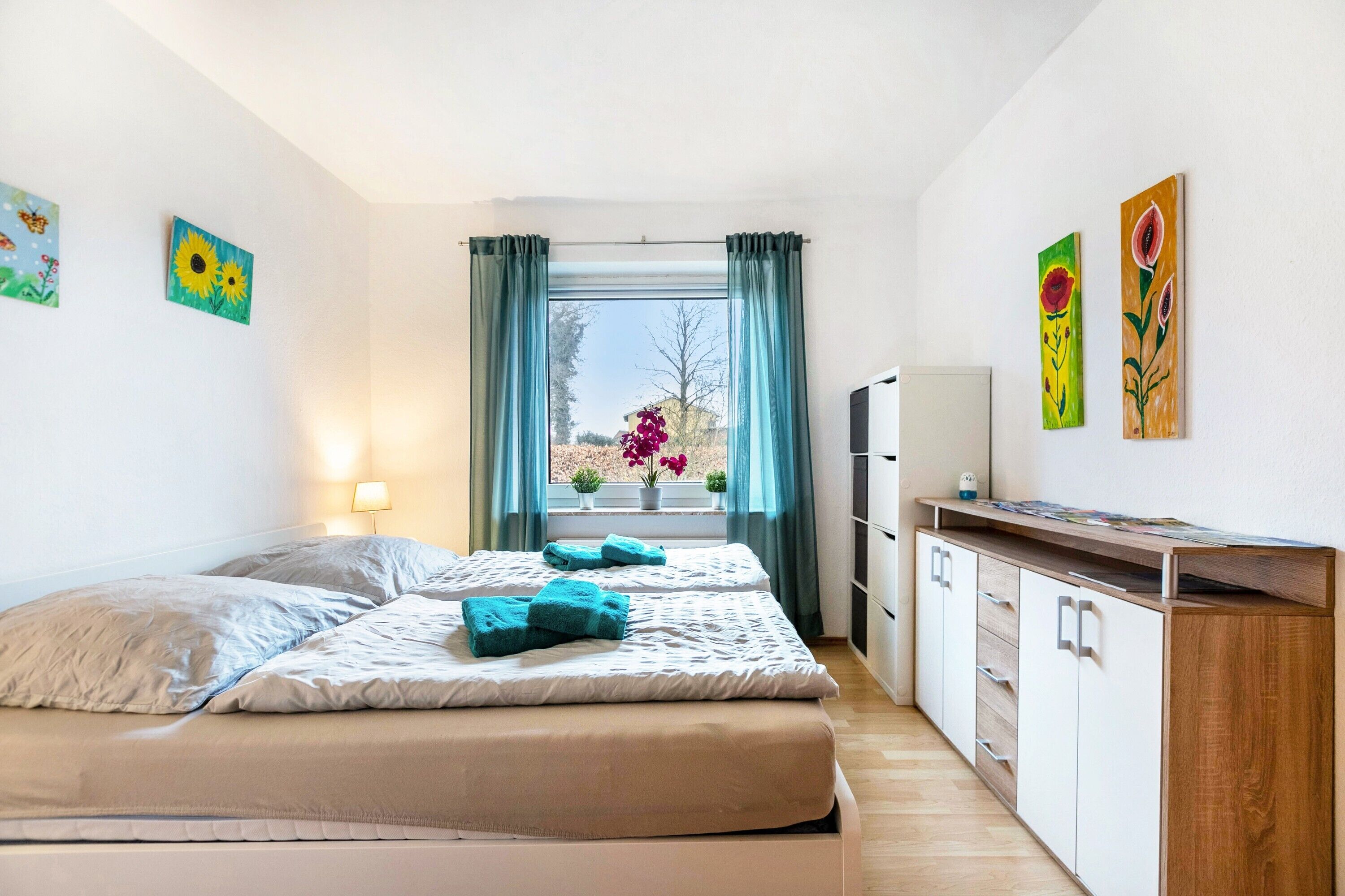 2 bedrooms, iron/ironing board, free WiFi, bed sheets