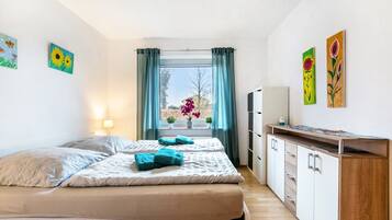 2 bedrooms, iron/ironing board, free WiFi, bed sheets