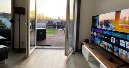 Ferienhaus 'Moderne Doppelhaushälfte In Seenähe' mit privater Terrasse, privatem Garten und Wi-Fi