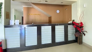 Quầy tiếp tân
