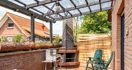 Holiday Home 'Oldorfer Auszeit' with Private Terrace, Private Garden and Wi-Fi