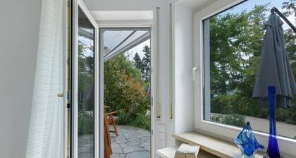 Ferienwohnung 'Granzow' mit Seeblick, Wi-Fi und Klimaanlage