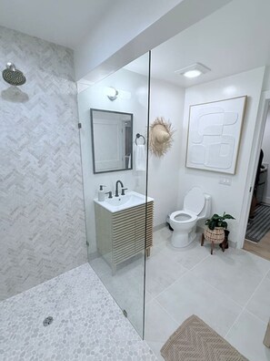 Douche, serviettes fournies