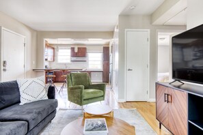 Télévision, chaîne hi-fi