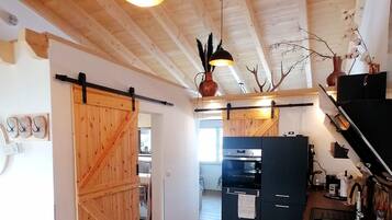 Frigorifero, forno, piano cottura, lavastoviglie