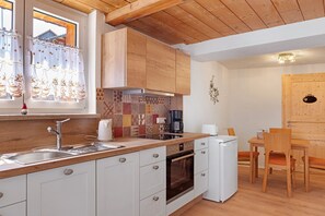 Refrigerador, horno, placa de cocina, lavavajillas