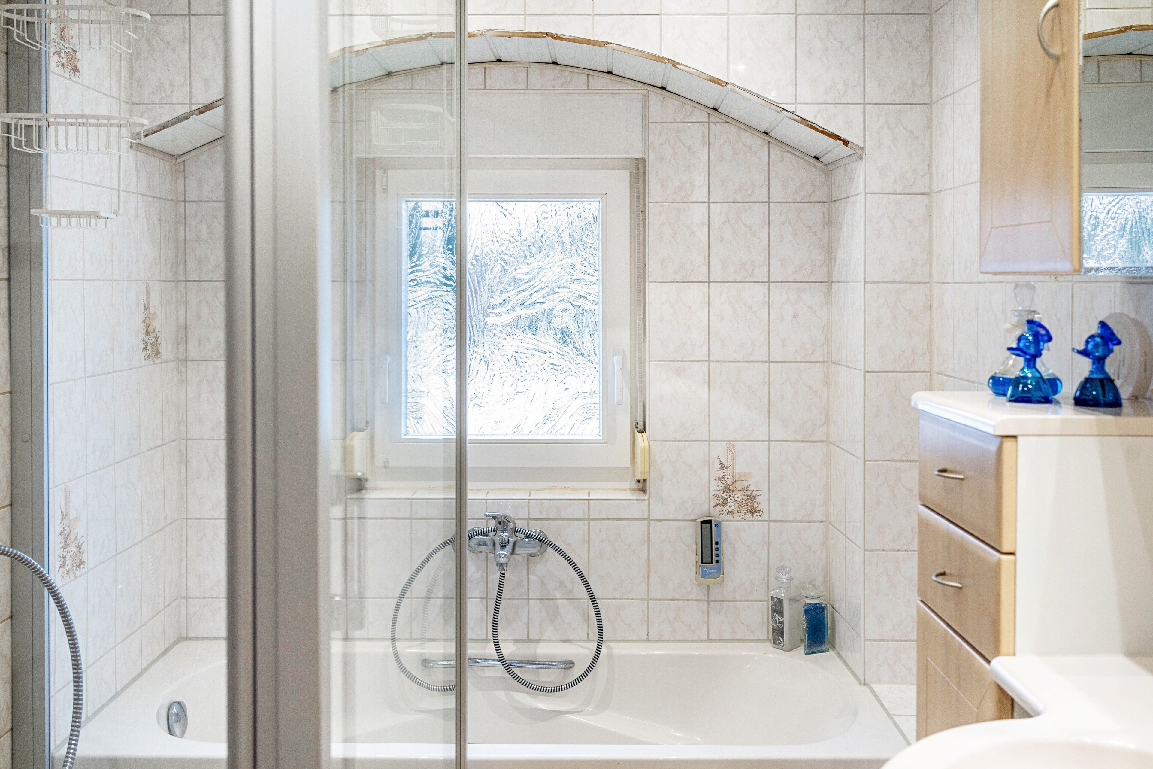 Een douche, handdoeken