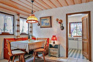 Dining - Country House Seiler - Holiday Apartment '75sqm' with Balcony and Wi-Fi (Freudenstadt)