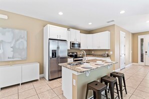 Fridge, microwave, oven, stovetop - 500 Luxurious 8BR Villa with Private Pool/Spa (Kissimmee)