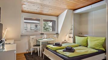 Iron/ironing board, free WiFi, bed sheets