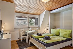 Iron/ironing board, free WiFi, bed sheets - Studio 'Schwarzwaldblick D Mit Pool' with Mountain View, Balcony and Wi-Fi (Schönwald im Schwarzwald)