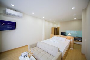 7 bedrooms, iron/ironing board, WiFi