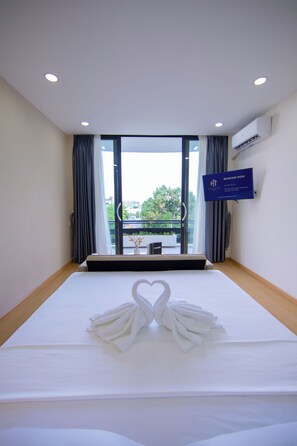 7 bedrooms, iron/ironing board, WiFi