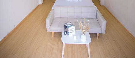 7 Schlafzimmer, Bügeleisen/Bügelbrett, WLAN