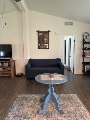 Smart-TV, Kamin, DVD-Player, Tischfußball