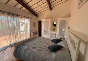 5 chambres, fer et planche à repasser, Wi-Fi, literie fournie