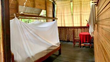 Economy Room, Garden View | Desk