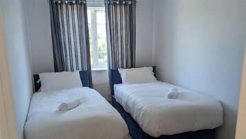 3 bedrooms, WiFi, bed sheets, wheelchair access