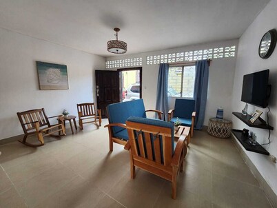 Casa Yemaya|1 Block from La Calzada |3BD |Sleeps 6 people|Parking