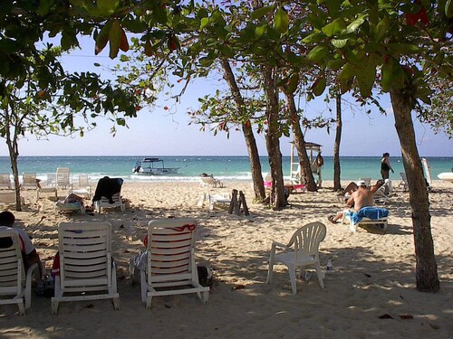 1 BDR Apt on 7 Mile Beach at Negril Beach Club