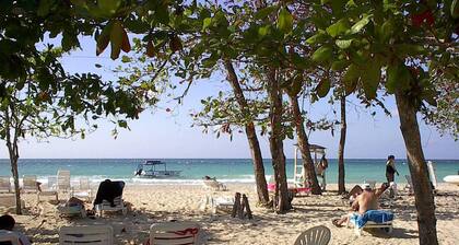 1 BDR Apt on 7 Mile Beach at Negril Beach Club