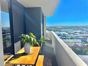 Unclassified image, 2 of 29, button