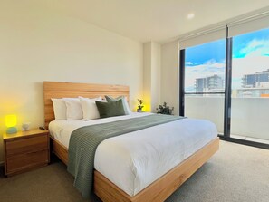 Bureau, fer et planche à repasser, Wi-Fi gratuit, draps fournis