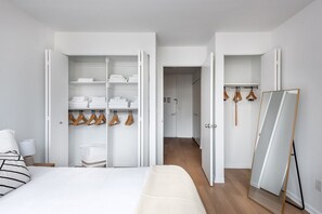 2 chambres, fer et planche à repasser, Wi-Fi, draps fournis