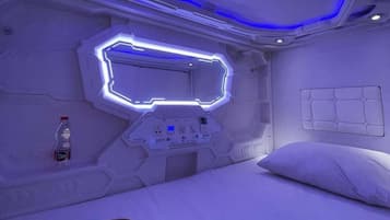 Kamar Single (Single Capsule)