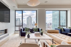 Télévision, chaîne hi-fi