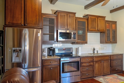 Charming Muenster 1BR | Balcony, Patio & Views