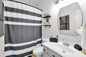 Hair dryer, towels - Pet-Friendly Retreat | Yard, Grill + Workspace (McKinney)