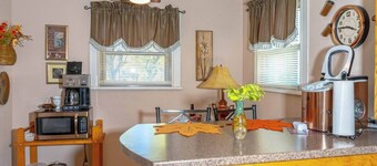 Stylish 2BR Cottage | Patio Views + Near Wineries