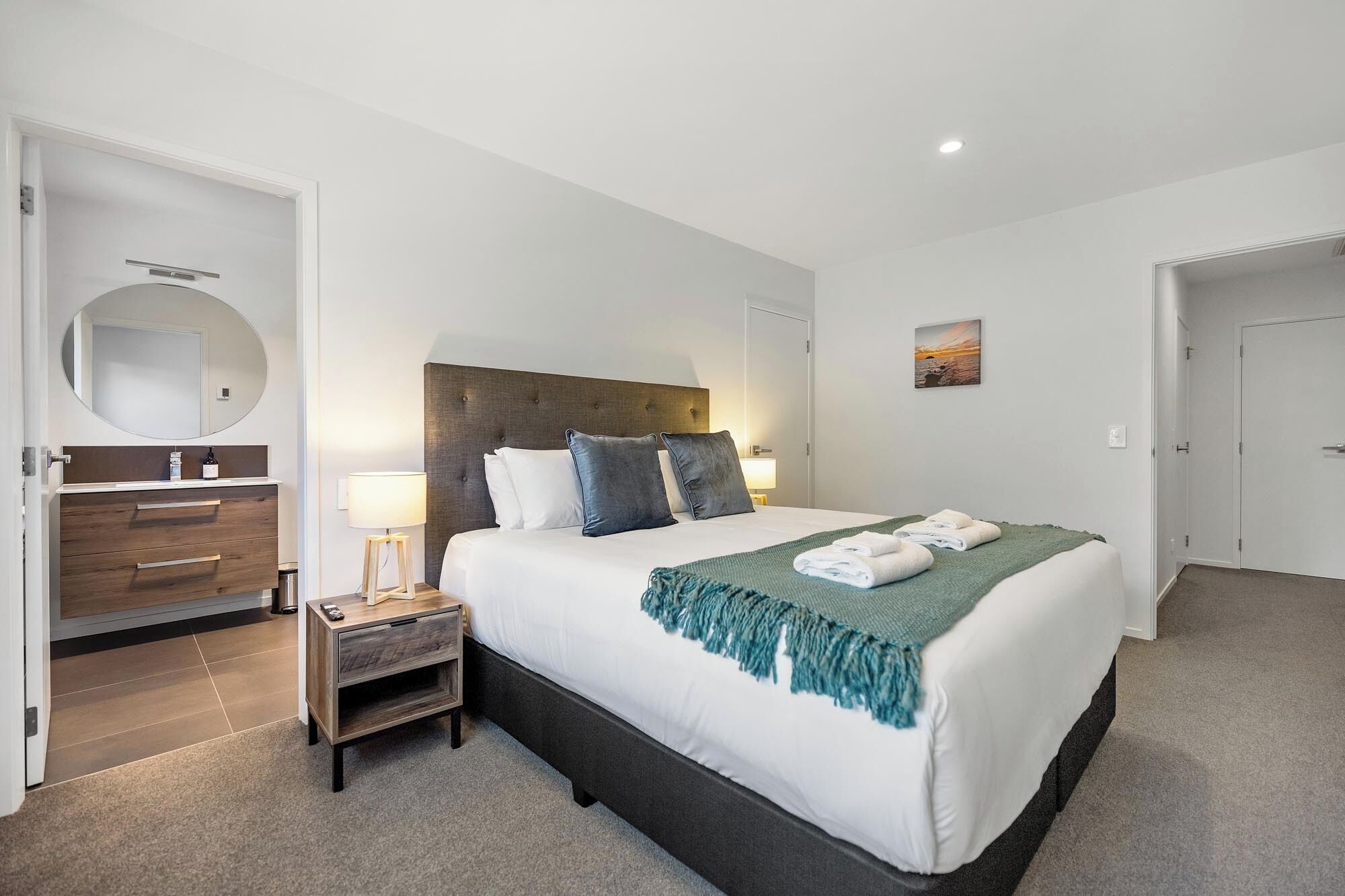 2 chambres, fer et planche à repasser, Wi-Fi, draps fournis