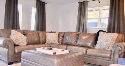 Wine Country Retreat | Saint Jo 3BR Home + Pool & Hot Tub