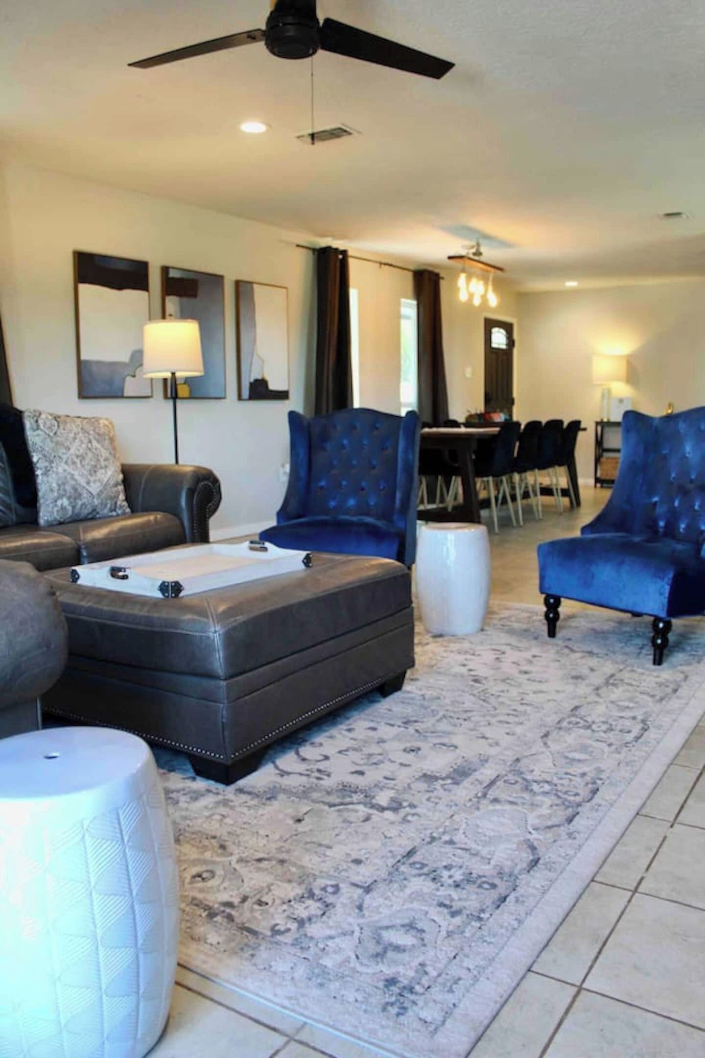 TV, peis og kontorer