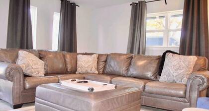 4BR Saint Jo Escape | Hot Tub, Firepit & Pool