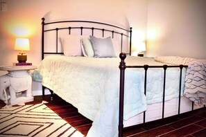 4 dormitorios, tabla de planchar con plancha, wifi gratis y ropa de cama