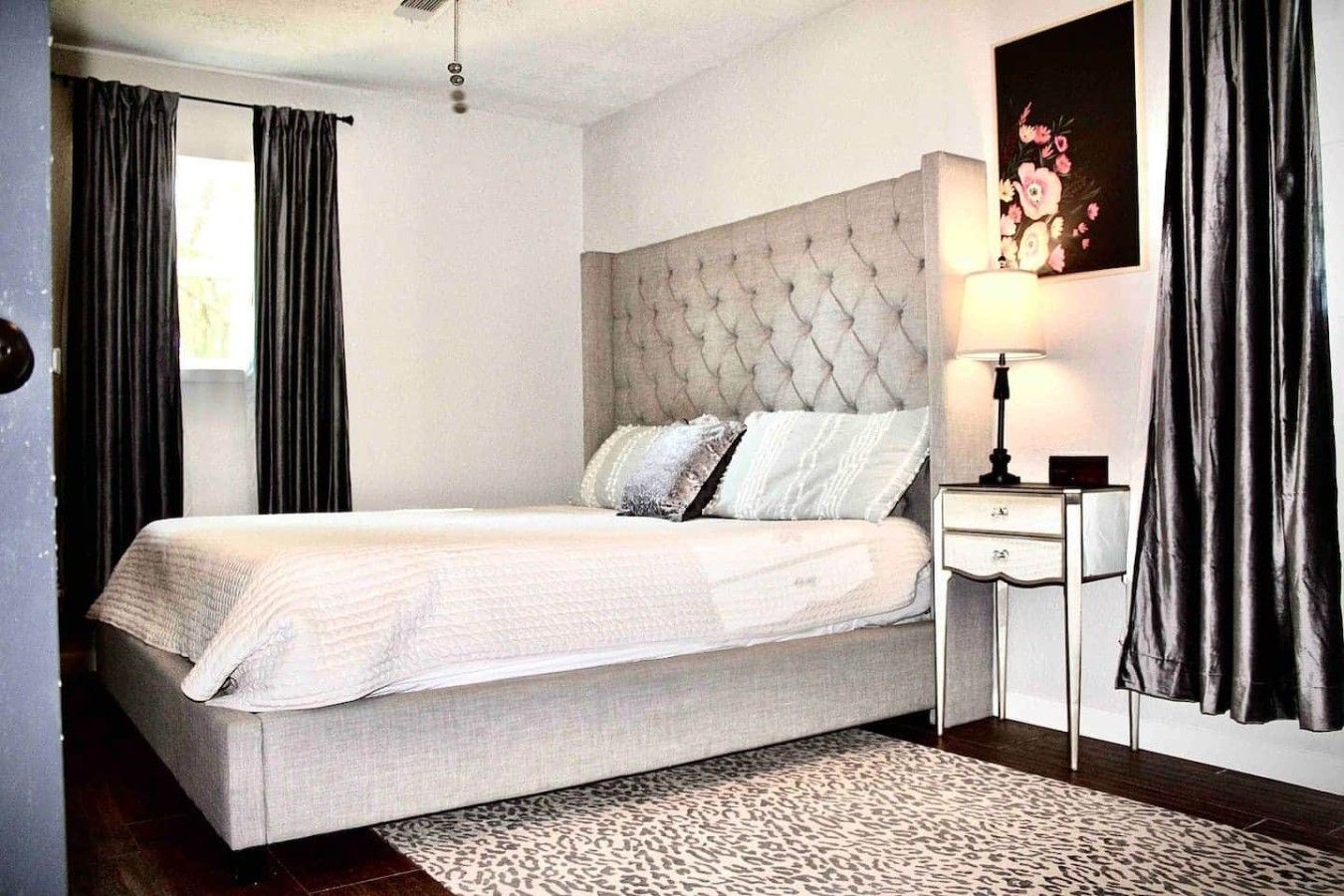 1 slaapkamer, een strijkplank/strijkijzer, gratis wifi, beddengoed
