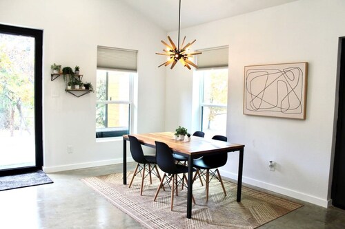 Stylish Nocona Barndo | Wineries + Fire Pit