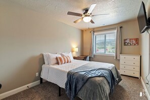 3 chambres, lit parapluie, Wi-Fi, draps fournis