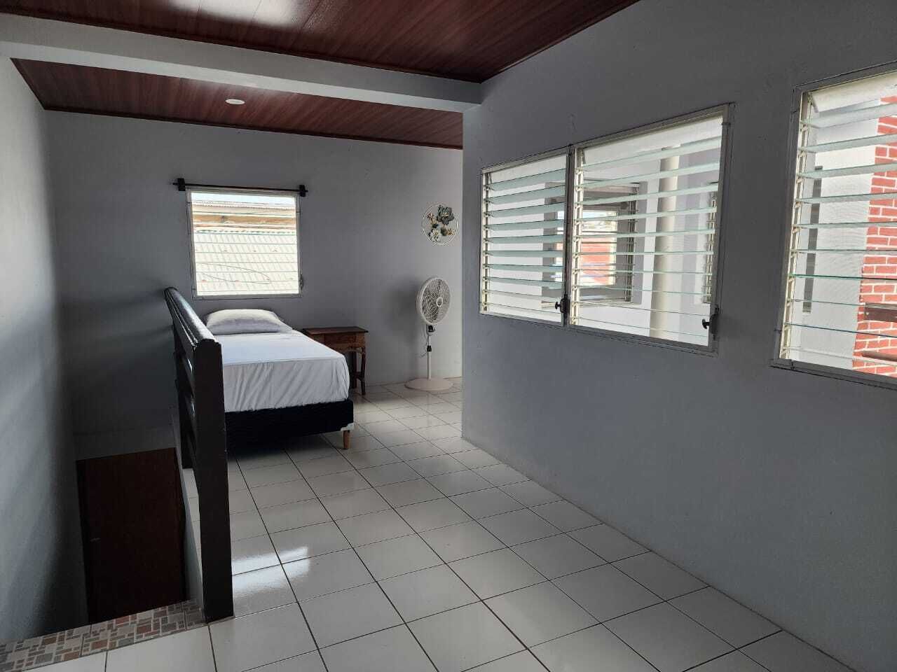 3 habitaciones, wifi y ropa de cama 