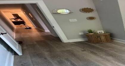 Spacious 4-bedroom house in charming Philadelphia with AC, WiFi