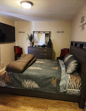 3 bedrooms, desk, iron/ironing board, free WiFi