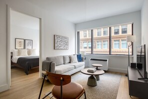 Télévision, chaîne hi-fi