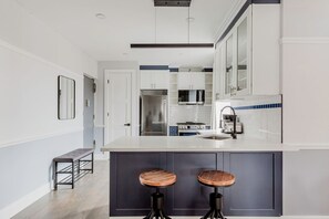 Fridge, microwave, oven, dishwasher