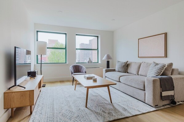 Télévision, chaîne hi-fi