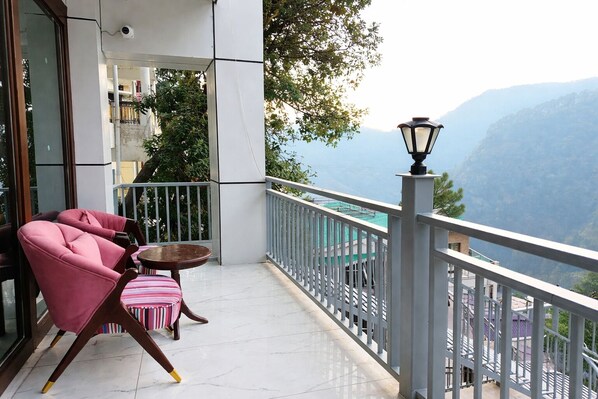 Deluxe Double Room, Hill View | Terrace/patio