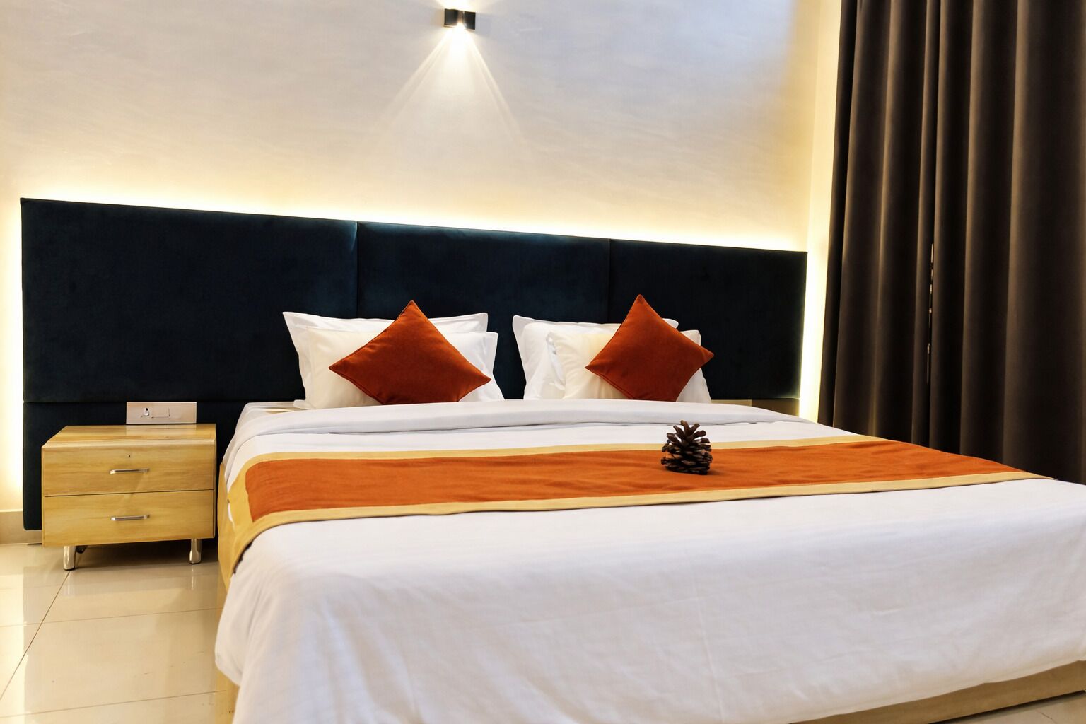 Hypo-allergenic bedding, in-room safe, desk, soundproofing