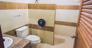 Shower, towels